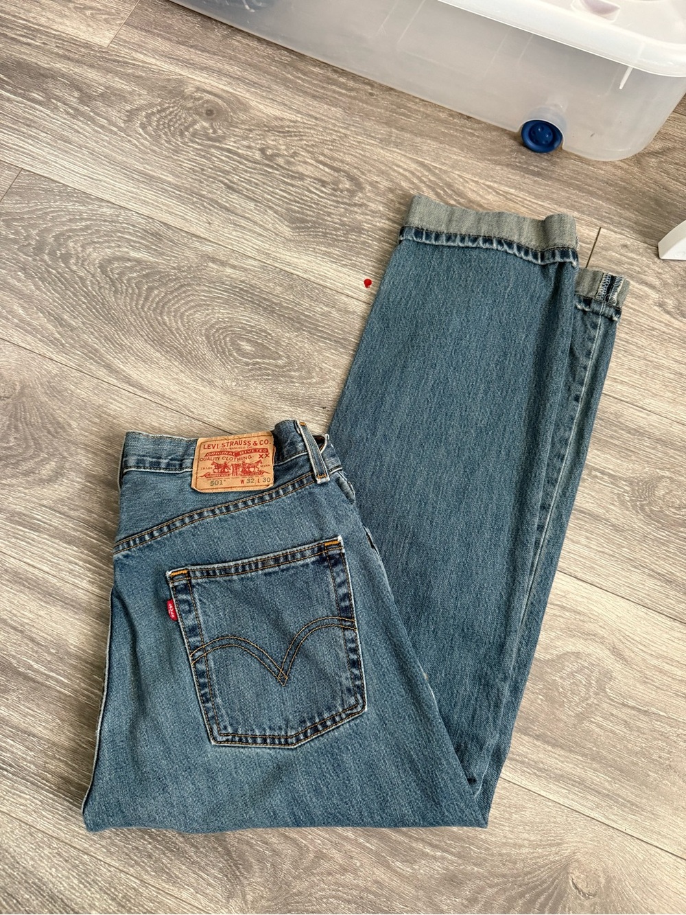 Levi's Men's Medium Blue Relaxed Jeans